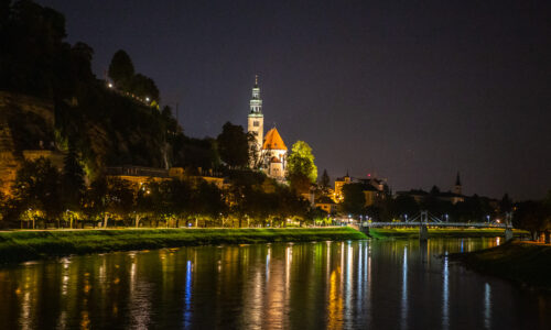 Salzburg - Müllnerkirche bei Nacht