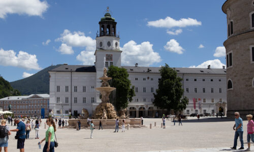 Salzburg - Residenzplatz Residenz